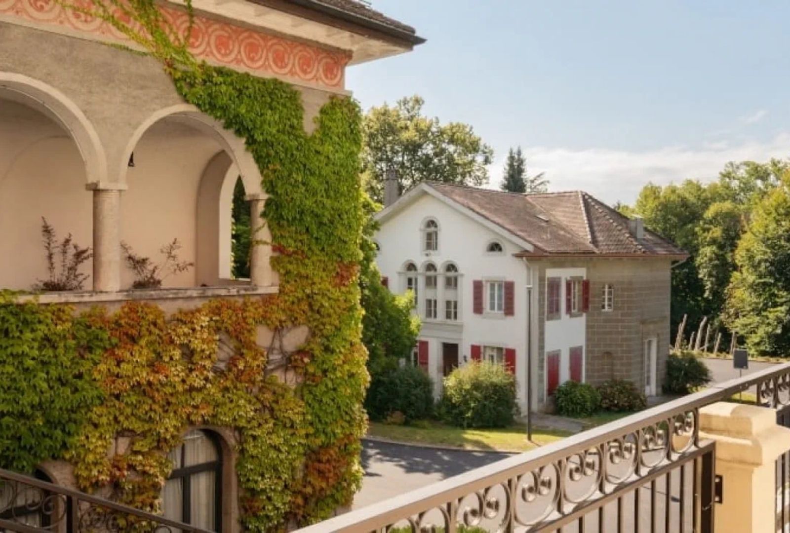 Escola em Nova Zelândia com paisagem natural — Auckland e Queenstown para estudantes internacionais
