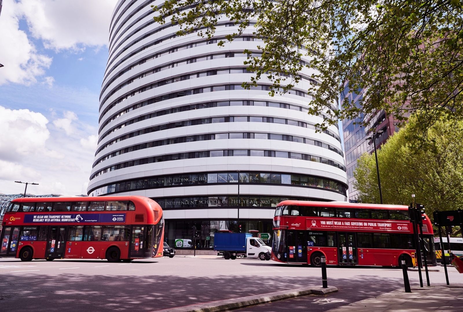 Escola britânica de internato com programa A-Levels — tradição académica do Reino Unido