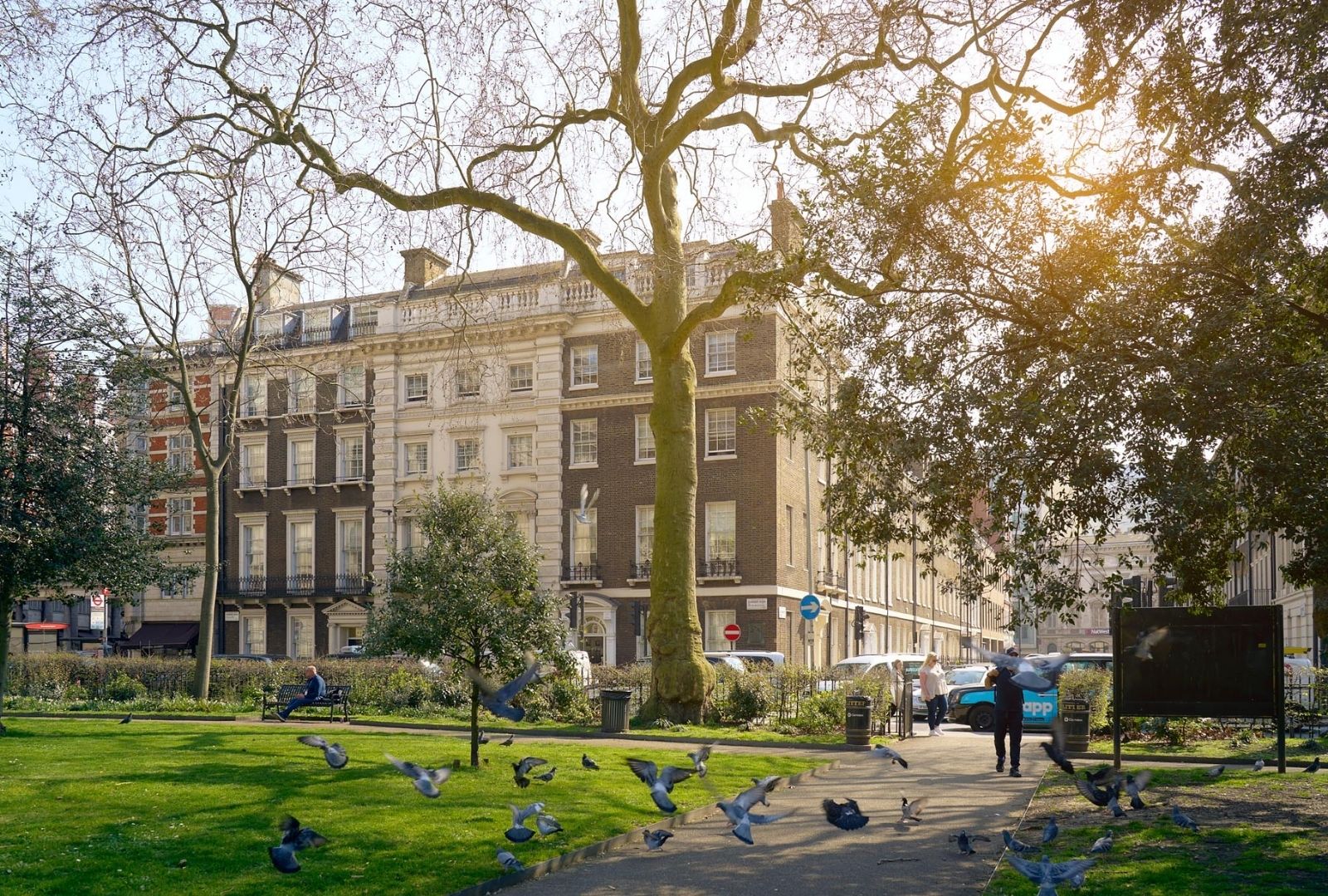 Boarding School multilíngue na Suíça — ambiente cosmopolita em Genebra com alunos de todo o mundo