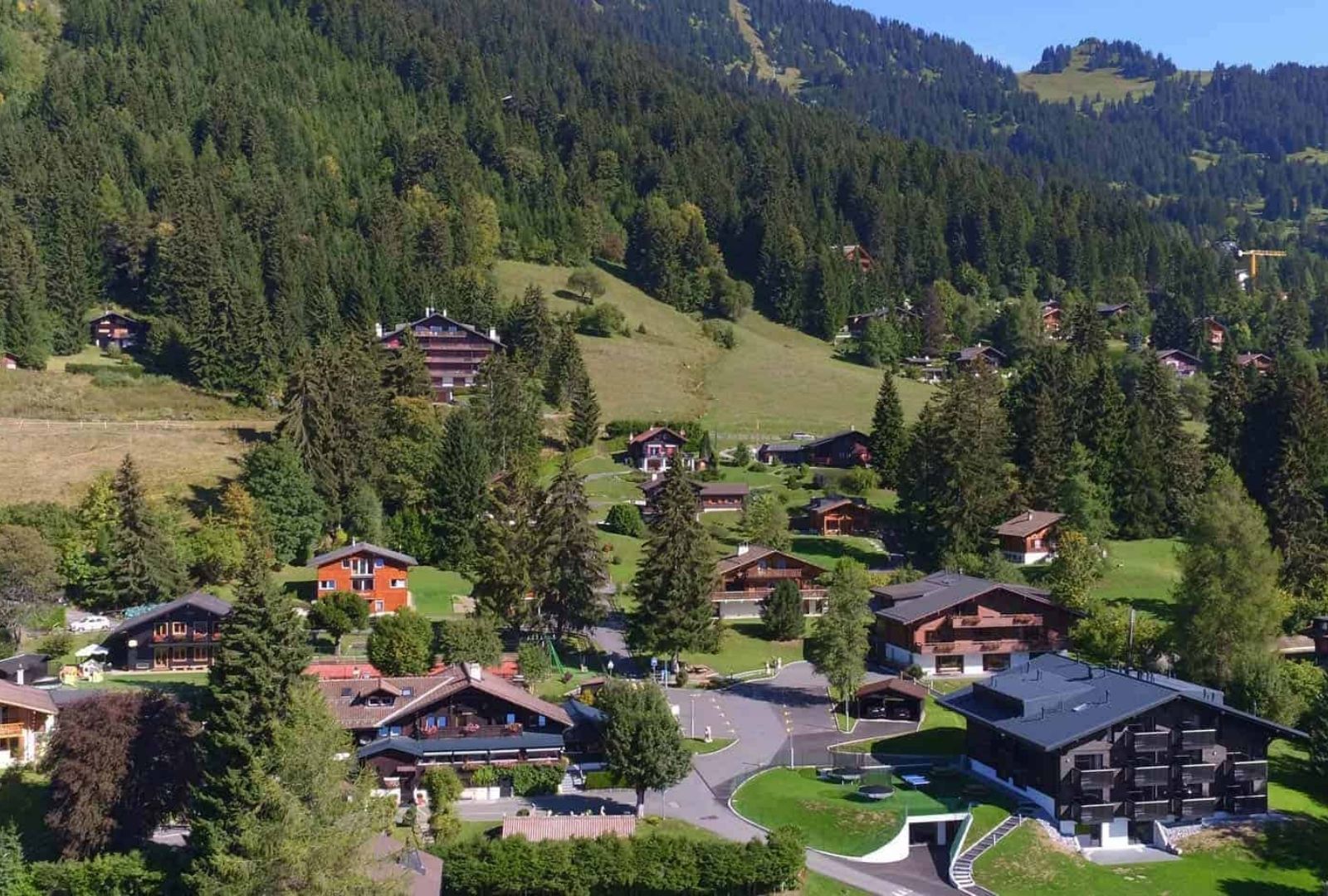 Campus universitário de Boarding School em New England, Estados Unidos — preparação para Harvard e MIT