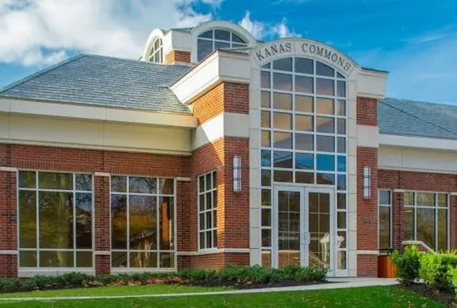 Boarding School no Canadá com natureza exuberante — Toronto e Vancouver entre os destinos